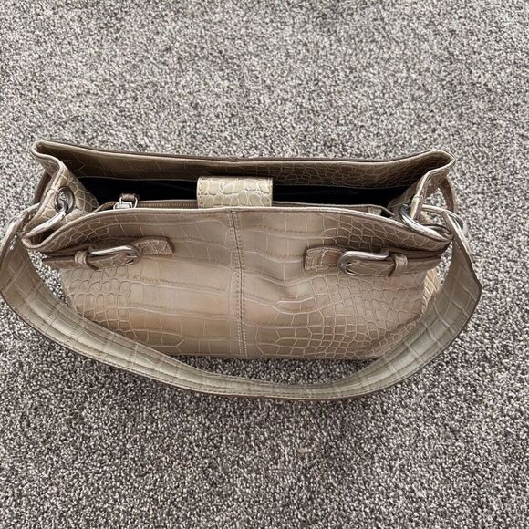 TOMMY HILFIGER WOMENS SHOULDER BAG FAUX CROCODILE EMBOSSED - Picture 2 of 9